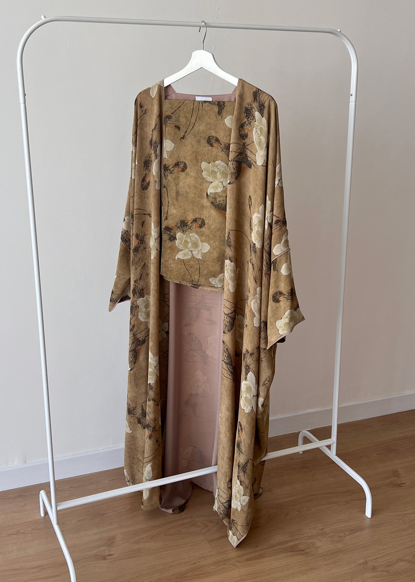 Kora Abaya – Drés