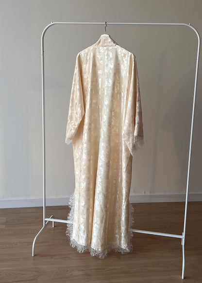 Reina Abaya – Drés