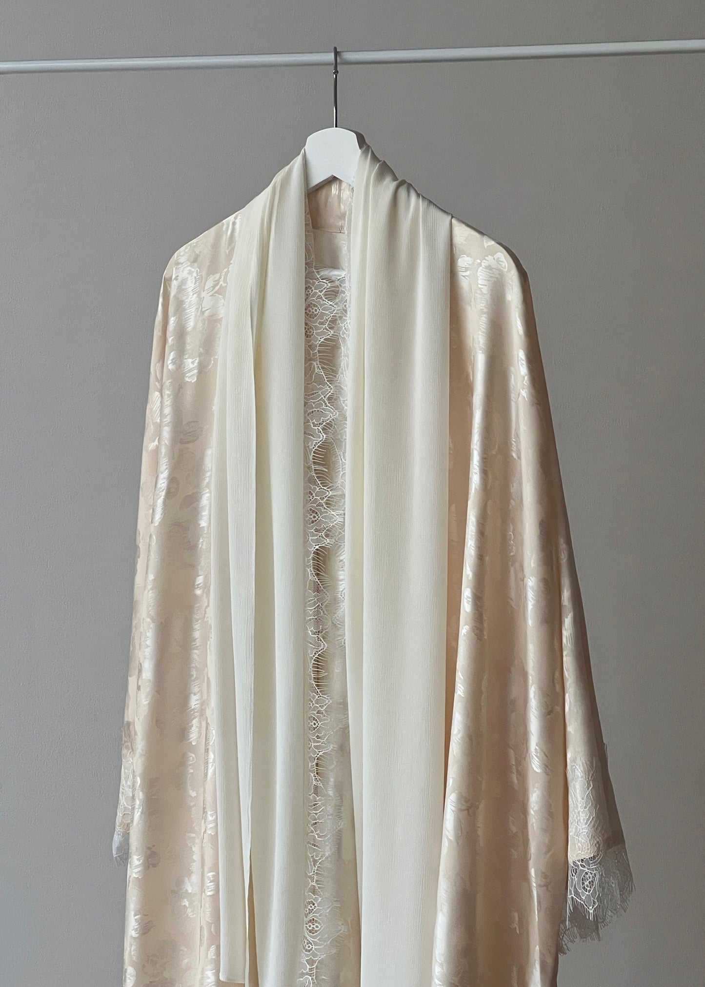 Reina Abaya – Drés