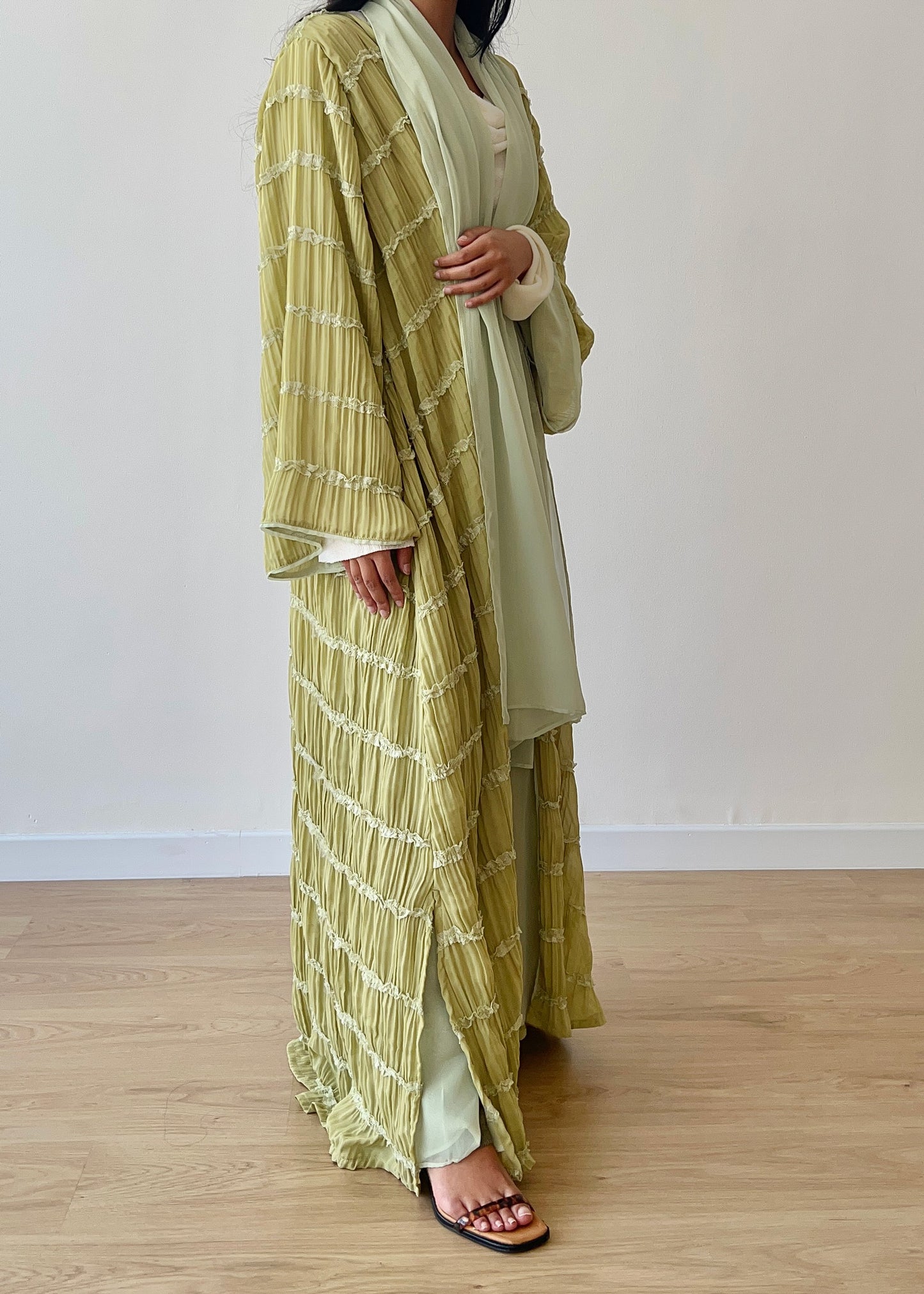 Alana Abaya – Drés
