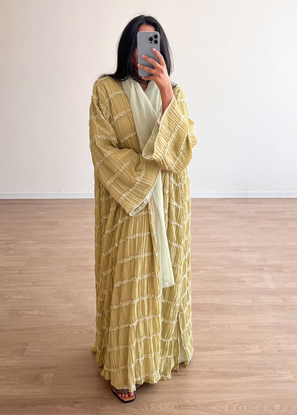 Alana Abaya – Drés
