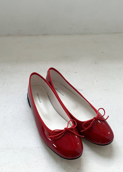 Valery Flats (Pre-order)