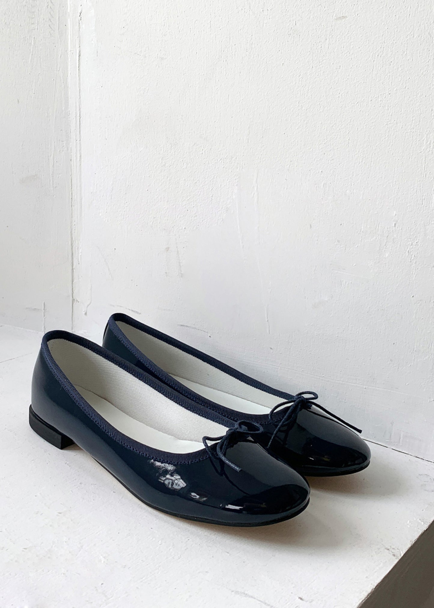 Valery Flats (Pre-order)
