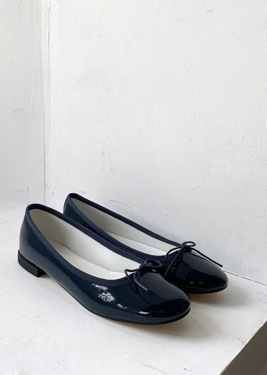 Valery Flats (Pre-order)