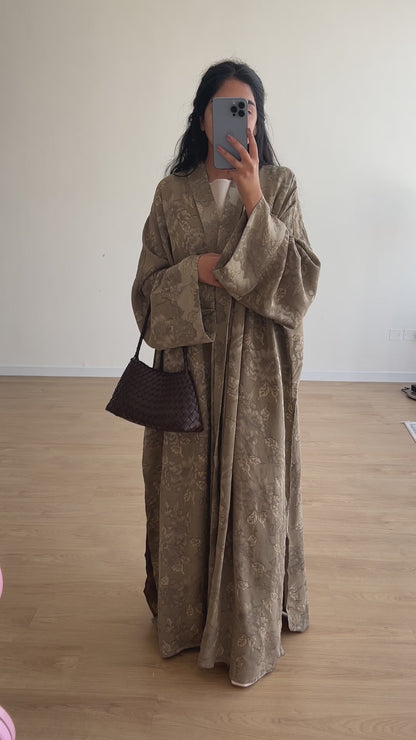 Alia Abaya – Drés